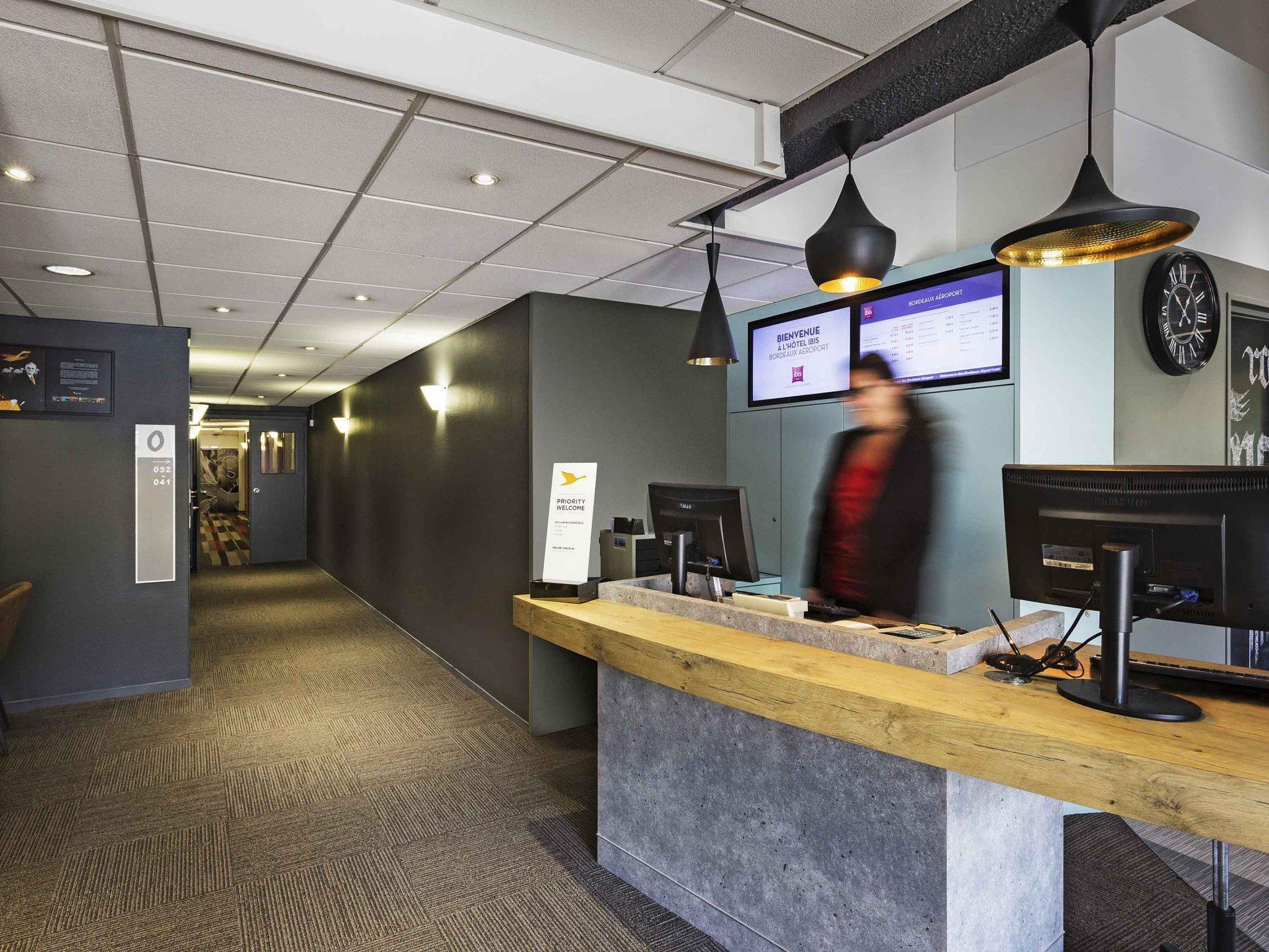B&B Hotel Bordeaux Merignac Cadera Aeroport Екстер'єр фото